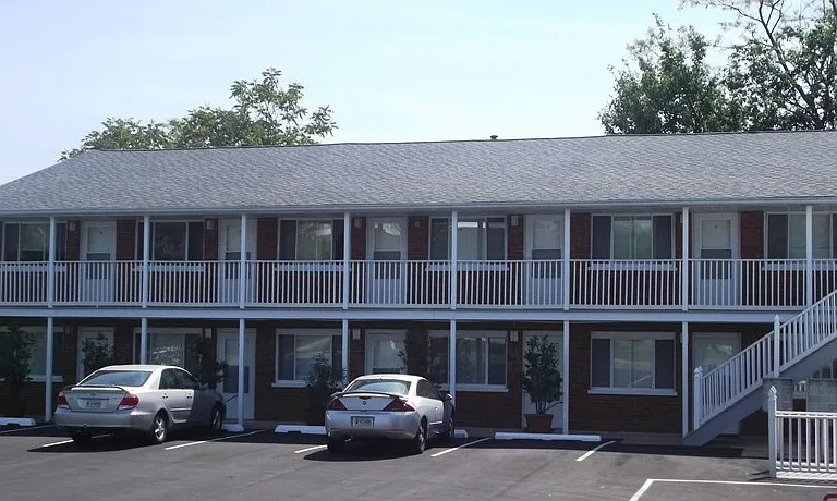 1308 N Maple St — Photo 9