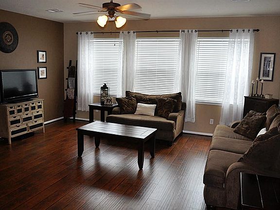 4th image of 9626 Wincrest Dr