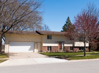3516 Jewel Dr, Ames, IA 50010