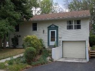 1589 Amy Ave, Glendale Heights, IL