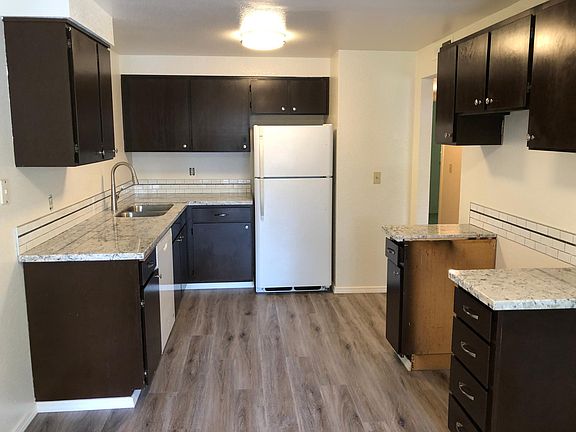 2nd image of 14713 132nd Ave E #C