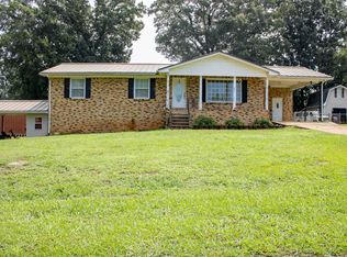 166 Montclair Dr, Killen, AL 35645