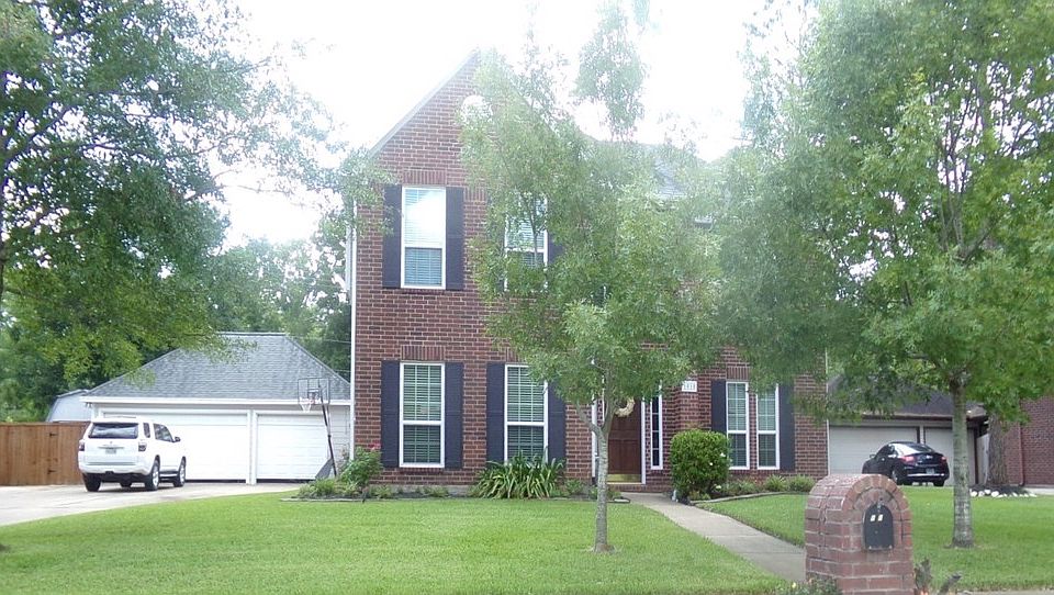 1st image of 1010 Applewood Dr