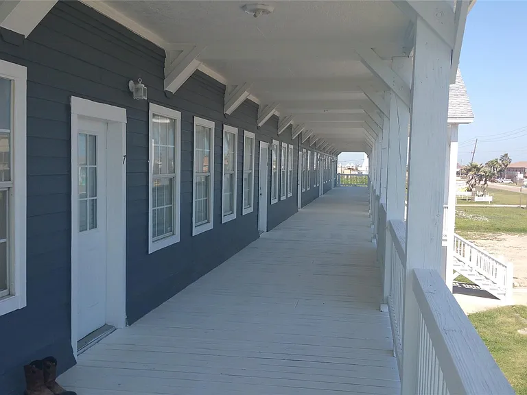 1015 Bluewater Dr #1 — Photo 11