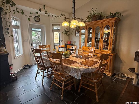 5th image of 903 Sinotte CRESCENT