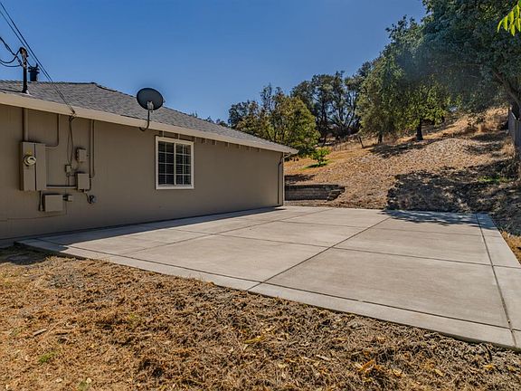 3rd image of 4611 Roadrunner Dr