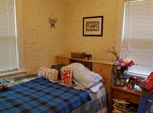 3521 Franklin Ave, Des Moines, IA 50310