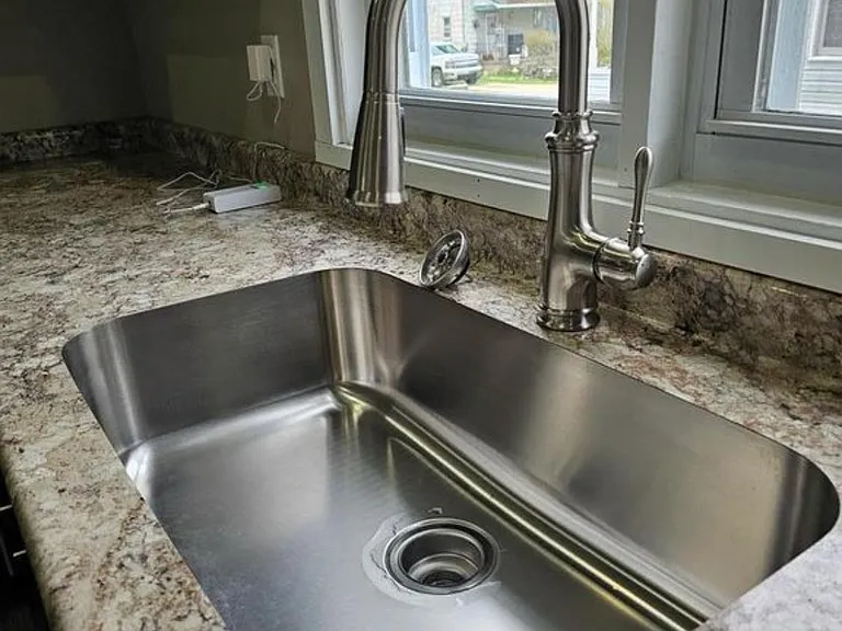 23 Avenue B — Photo 10