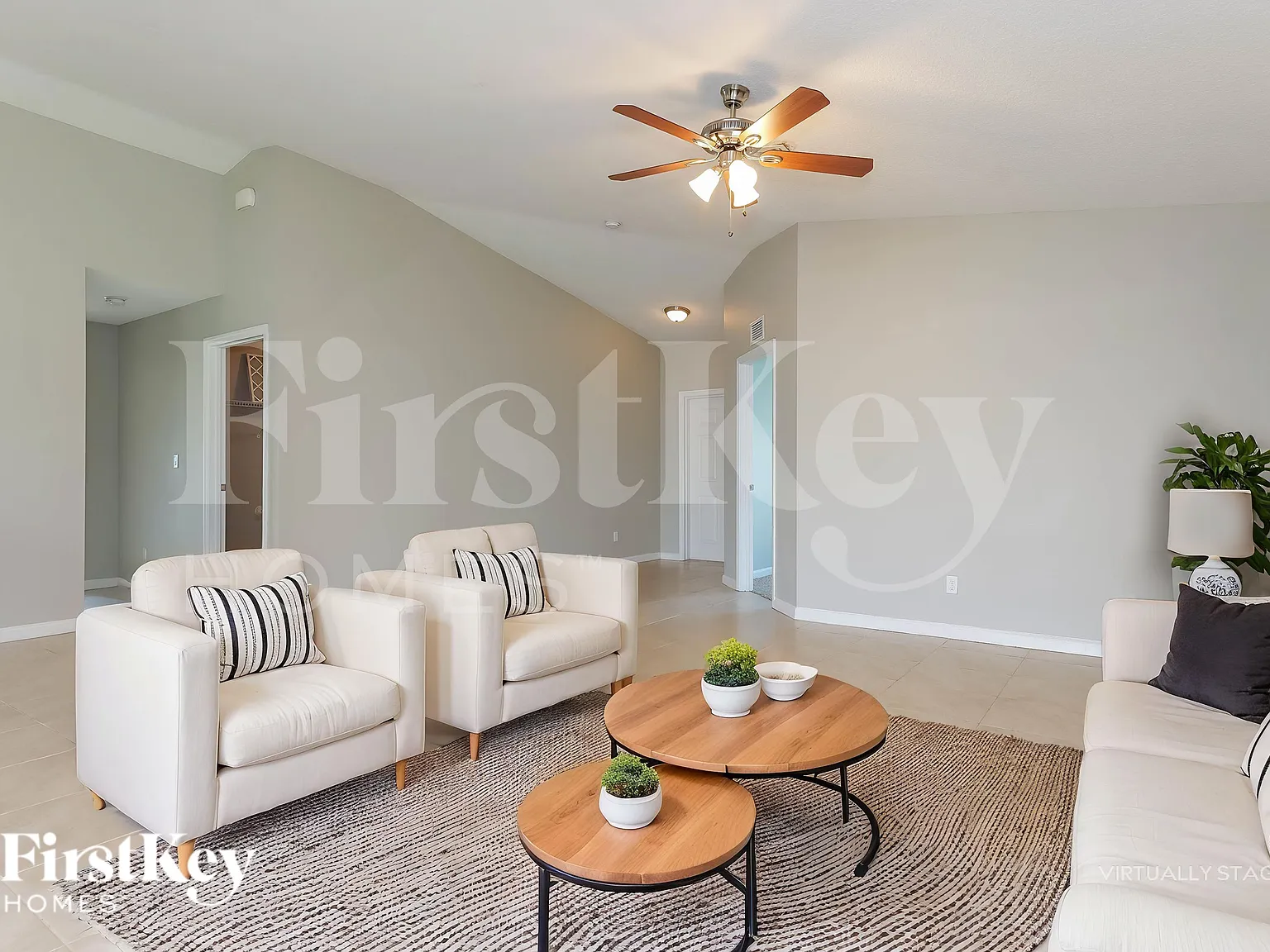 4 bed, 2.0 bath, 1833 sqft, $2,255 — Photo 4