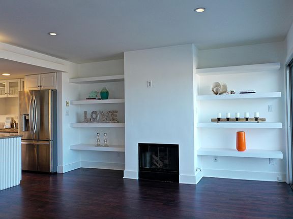 4th image of 23910 De Ville Way APT D