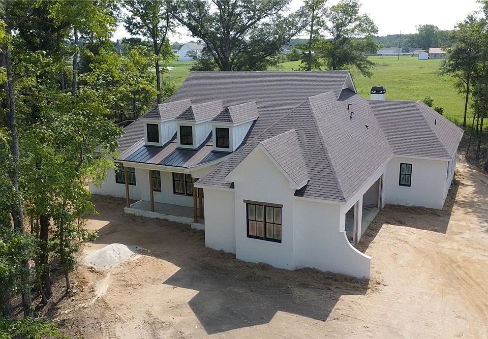 1st image of 3213 Habersham Dr