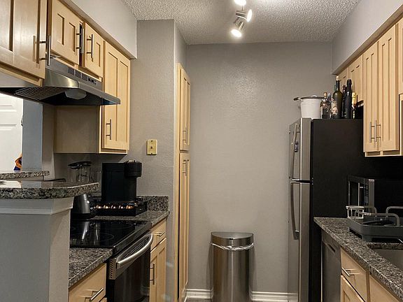 4th image of 1533 Lincoln Way APT 102