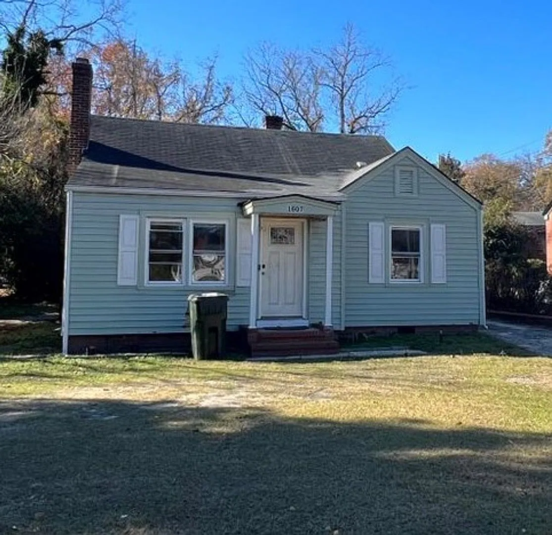 1607 Ramsey ~ Kings Terrace — Photo 1