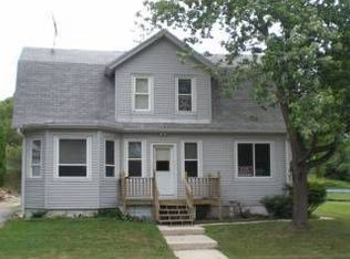 1917 Salisbury Rd, West Bend, WI 53090