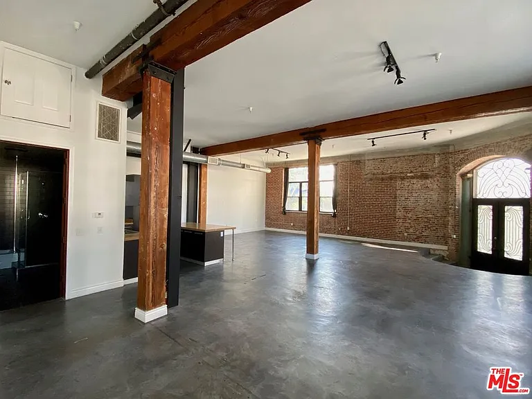 652 Mateo St #102 — Photo 6