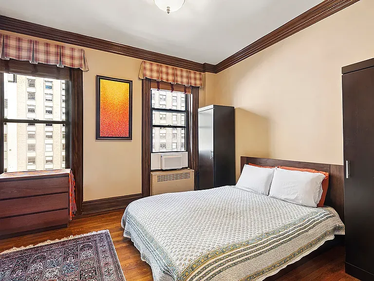 205 W 54th St #11G — Photo 4