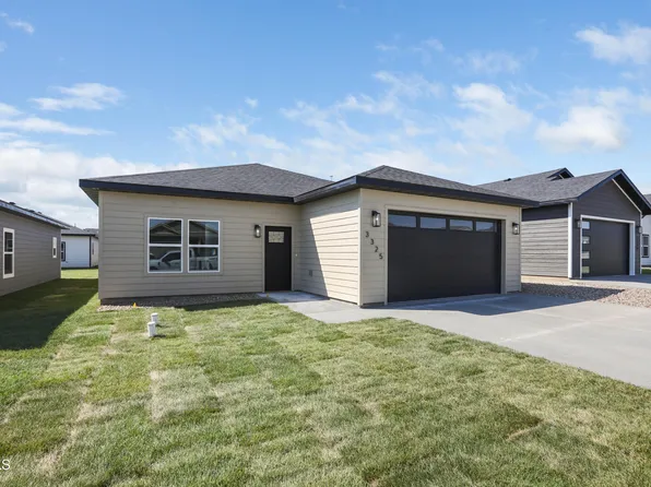 3325 35th Pl W, Williston, ND 58801