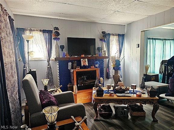 3rd image of 633 Riley Ave