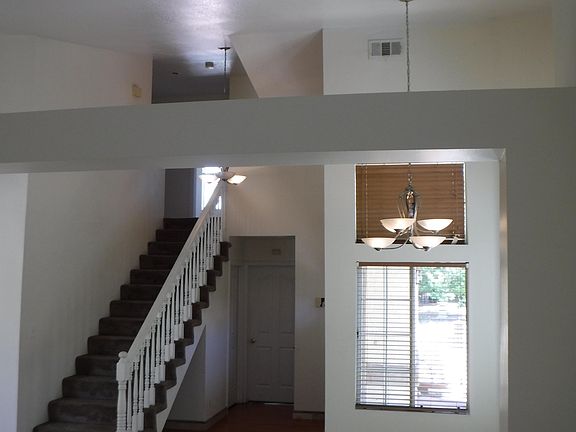 4th image of 1730 Mesa Dr