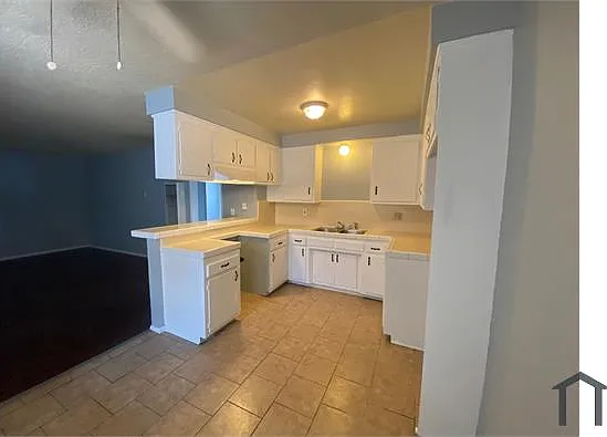 11611 Menlo Ave #D — Photo 7