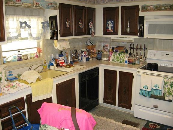 3rd image of 2018 Live Oak Ln #13
