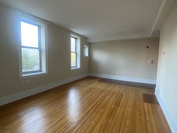 3rd image of 900 N Charles St APT 202