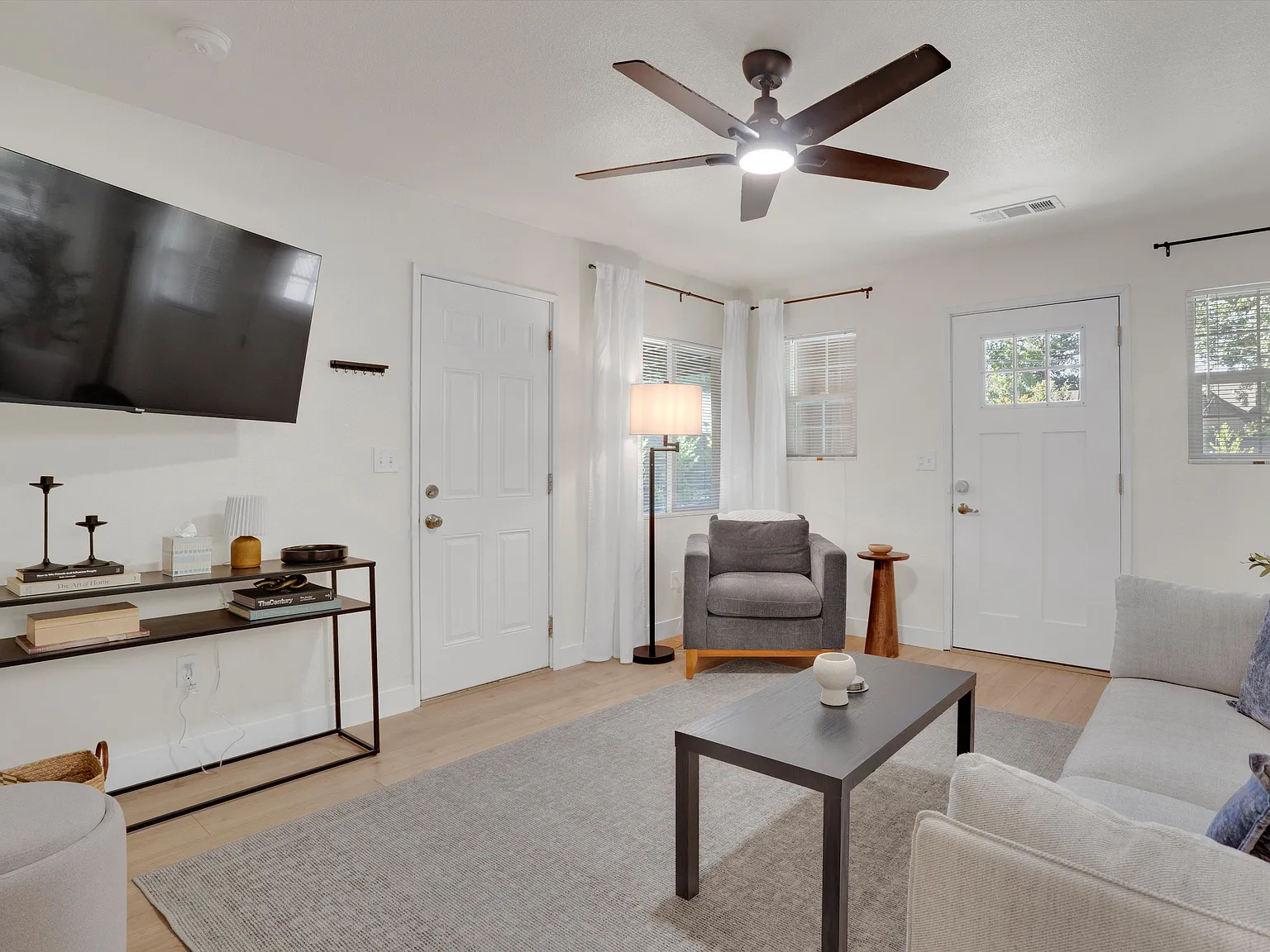 2 bed, 1085 sqft, $4,095 — Photo 3