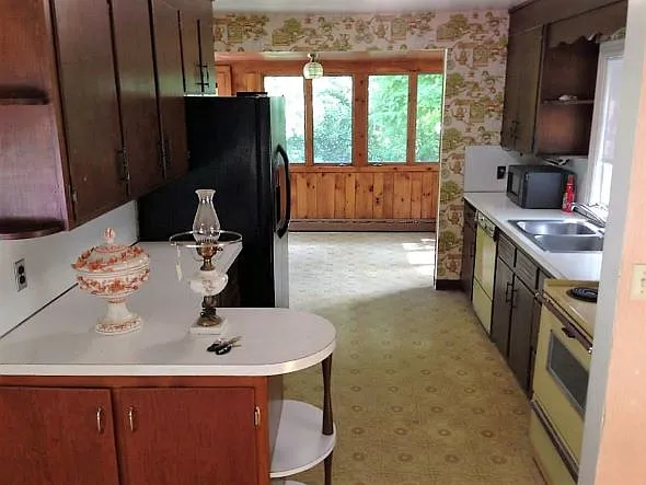 151 Sleeping Giant Dr — Photo 5