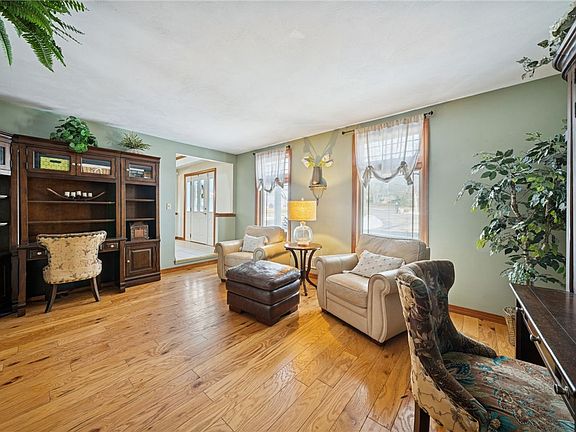 5th image of 3469 Mayer Dr