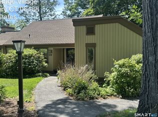 804 Heritage Vlg #B, Southbury, CT 06488