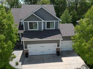 548 Avondale Ln, Raymore, MO 64083