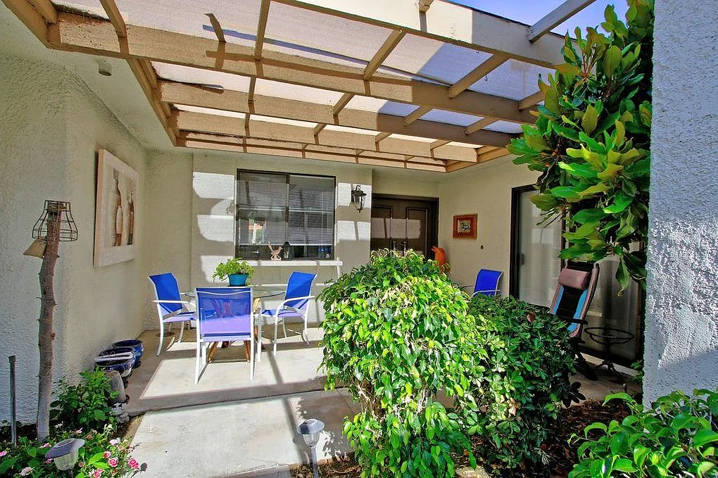 2 bed, 1270 sqft, $2,600 — Photo 2