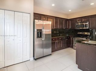 1024 NE 207th Ter UNIT 1024, Miami, FL 33179