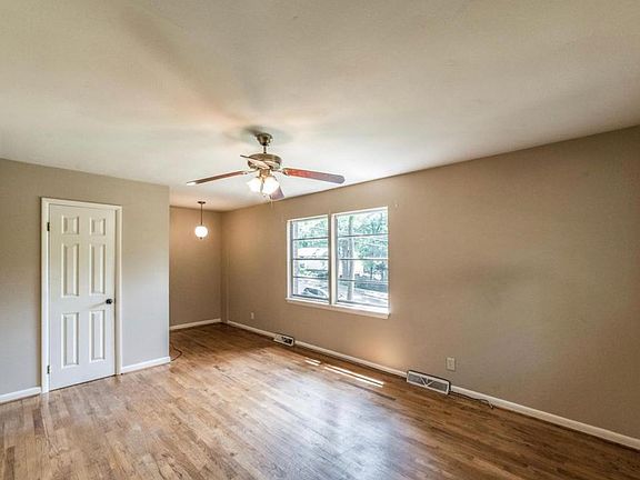 5th image of 2609 Lancelot Dr SE