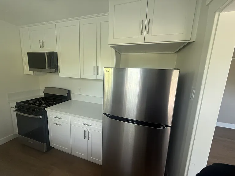 1817 E 3rd St #1819 — Photo 14