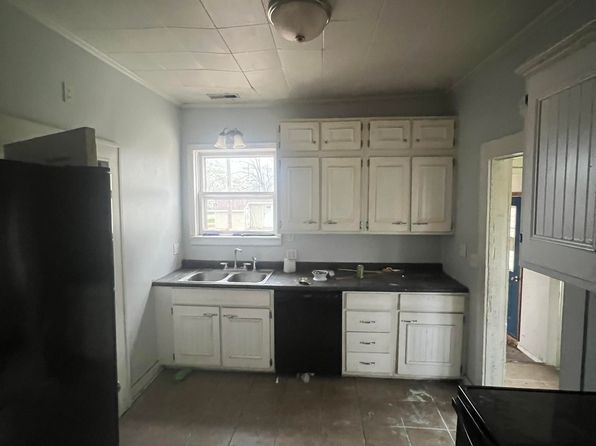326 Madison Ave, Moberly, MO 65270