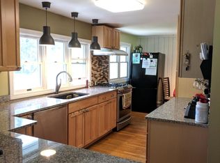 100 Hildreth St, Westford, MA 01886