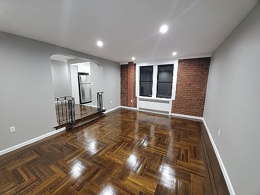 3rd image of 55 E 196th St APT 1C