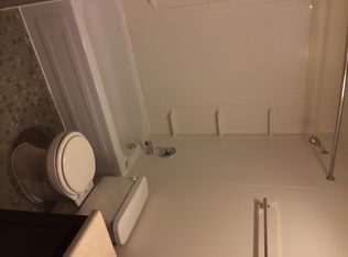 2807 W Glen Flora Ave APT 305, Waukegan, IL 60085