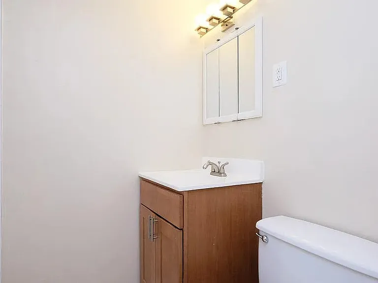 219 S Payne St #201 — Photo 8