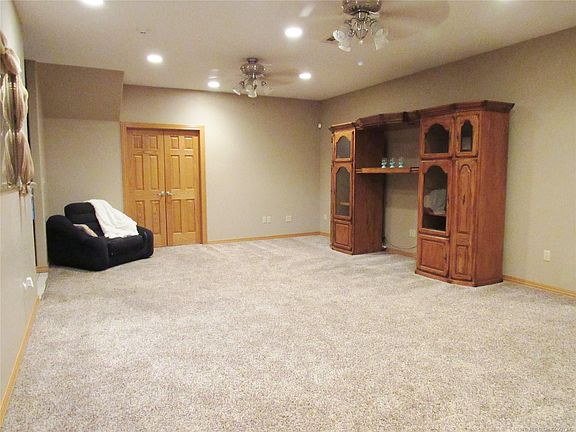 4th image of 2860 S 432nd