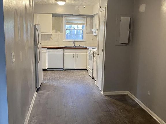 5th image of 3600 Laredo Dr #A