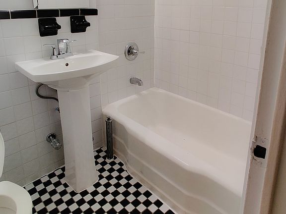 3rd image of 59 Gelston Ave #5A