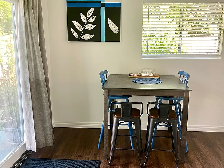 Veteran Ave — Photo 9