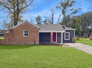 710 E Magnolia St, Angleton, TX 77515