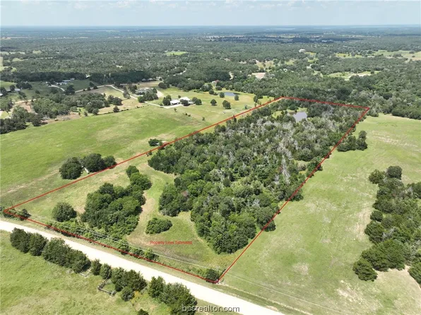 Fifteen Sandtown Rd, Carmine, TX 78932