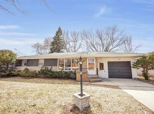 2040 Mary Queen Rd, Green Bay, WI 54302