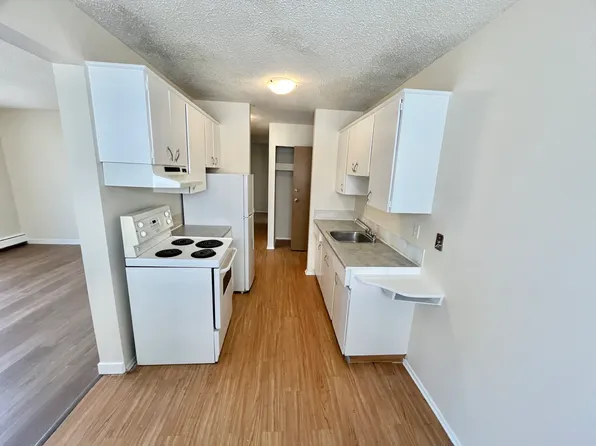10824 112th St NW, Edmonton, AB