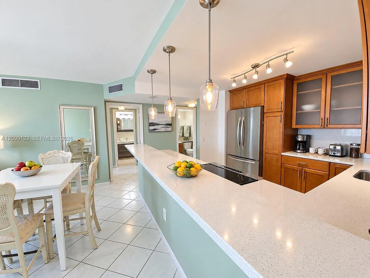 Admirals Port Condo West — Photo 1