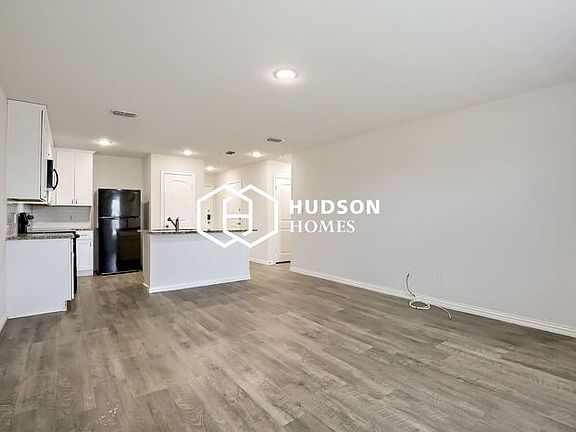 4th image of 2721 William St